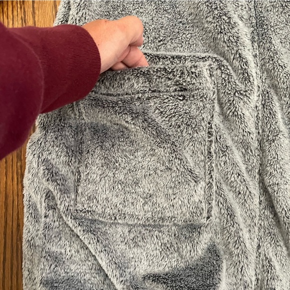 Natori Cardigan Style Lounger Sweater Size L/XL Gray - Picture 3 of 6